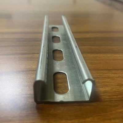 Gewerbliche ASTM Stahlrahmen galvanisierter Stützkanal Abschnitt C 100 mm