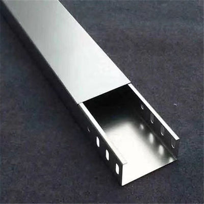 Ventilierte Trough-Rennstrecke Kabelträger Trunking Hot Dip Galvanized Stahl
